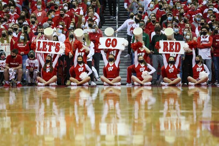 Wisconsin Badgers Cheerleaders During Ncaa Basketball Editorial Stock 