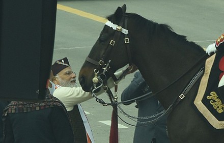 PM Narendra Modi Bids Farewell to Virat, the Horse of President's