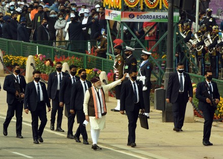 PM Narendra Modi Bids Farewell to Virat, the Horse of President's