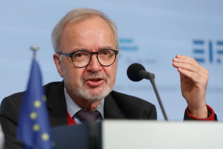 Werner Hoyer gives EIB Group's Annual Press Conference, Brussels, Belgium - 27 Jan 2022