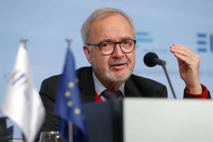 Werner Hoyer gives EIB Group's Annual Press Conference, Brussels, Belgium - 27 Jan 2022