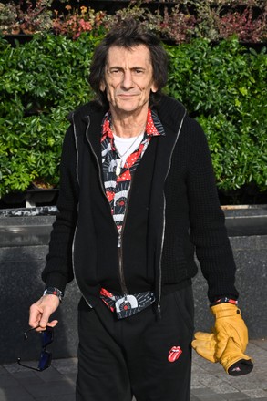 Ronnie Wood unveils art 'Abstract' performance photocall, London, UK - 01 Feb 2022