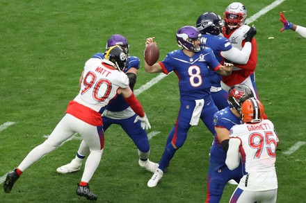 Kyle Pitts of the Atlanta Falcons and NFC and Justin Jefferson of the  News Photo - Getty Images