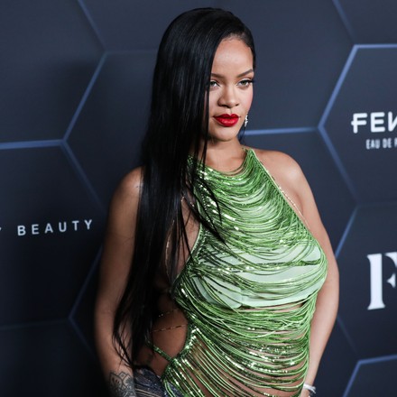 Robyn Rihanna Fenty  Fashion, Rihanna photoshoot, Rihanna
