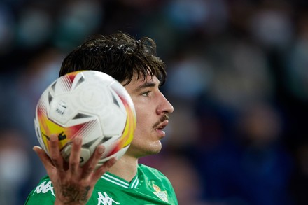 Hector Bellerin of Real Betis looks on during the La Liga