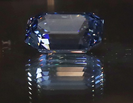 Rare 20-carat blue diamond unveiled in Botswana - ABC News