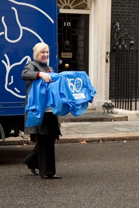 Larry the cat arriving at Downing Street, London, Britain - 15 Feb 2011