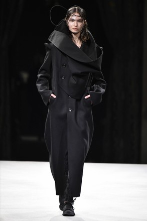 Womenswear, winter 2022, Paris, Yohji Yamamoto, france - 04 Mar 2022