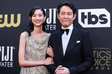 HoYeon Jung channels Old Hollywood glamor at Critics' Choice Awards