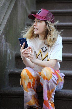 Exclusive - Willa Fitzgerald making a call on her steps, New York, USA - 15 Mar 2022