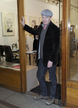 Steve Huison exhibition, Contemporary Six. Manchester,Britain. - 18 Feb 2011
