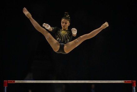 fotos de Sadie Mckenna On Beam Ms Arena - Foto de stock de contenido