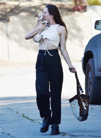 Scout Willis gives her dog a kiss in Studio City, Los Angeles, USA - 10 Apr 2022