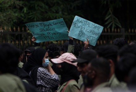 __COUNT__ Indonesian Students Protest In Near Bogor Presidential Palace ...