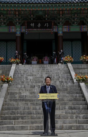 Yoon attends rite to mark anniv. of birth of Adm. Yi Sun-sin, Seoul, Korea - 28 Apr 2022