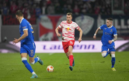 Benjamin Henrichs Rb Leipzig Controls Ball Editorial Stock Photo 