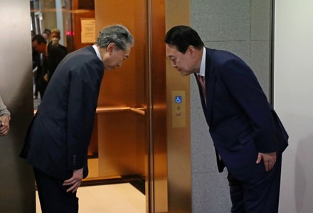 Yoon meets former Japanese PM, Seoul, Korea - 09 May 2022