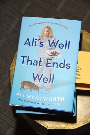 Exclusive - Brooke Shields hosts a live chat for friend Ali Wentworth and her new book, New York, USA - 10 May 2022