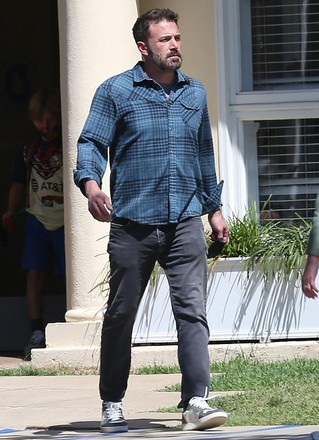 Ben Affleck picking up son Samuel in Santa Monica, Los Angeles, California, USA - 13 May 2022