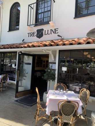 tre lune restaurant where kourtney kardashian travis Arkistokuvat