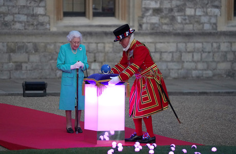Lighting of the Principal Beacon, Buckingham Palace, London, UK - 02 Jun 2022