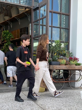 Exclusive - Ben Affleck and Jennifer Lopez at Century City Mall, Los Angeles, California, USA - 04 Jun 2022