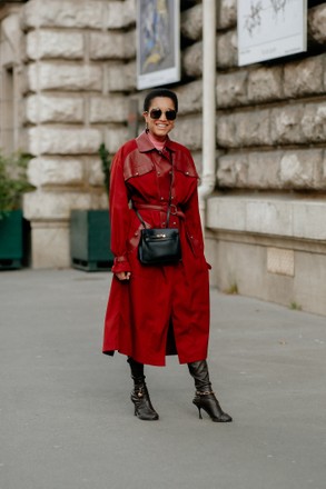 the red coats are coming!  Fashion, Cool street fashion, Hermes handbags