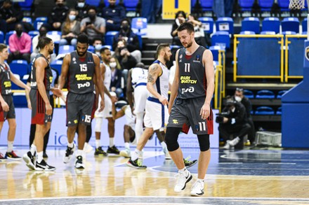 Will Cummings of Metropolitans 92 shooting a free throw during the