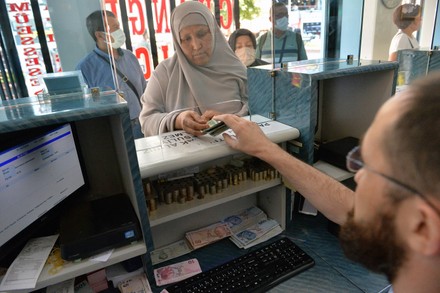 2,000 Currency exchange office Stock Pictures, Editorial Images and ...