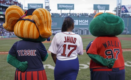 Jennifer Hudson stands for the national anthem with the Boston Red