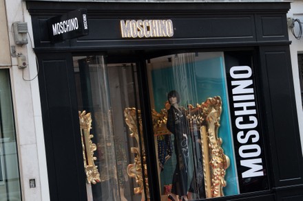A shop sign of Alexander Mcqueen in Paris, on April 9, 2020 in Paris,  France. Photo by David Niviere/ABACAPRESS.COM Stock Photo - Alamy