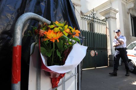 Police hunt father after family found dead, Nantes, France - 22 Apr 2011