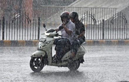 Count Heavy Rain Lashes Delhi Ncr New Delhi India Aug Stock Pictures Editorial