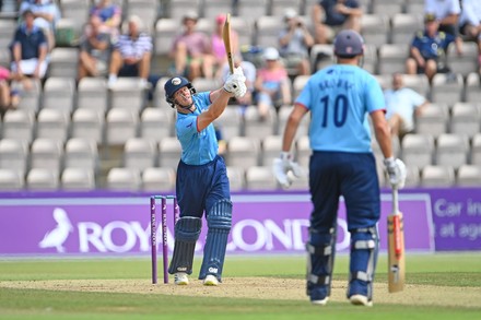 2,000 Hampshire county cricket club v essex county cricket club Stock