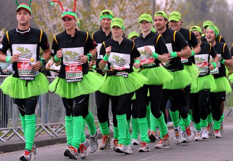 London Marathon 2010 Princess Beatrice Dressed Foto de stock de