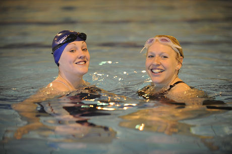 Magnificent 7 Rachael Latham With Gail Emms Aldershot Aquatics Centre Pic Andy Hooper Synchronised Swimming