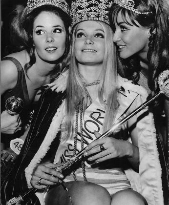 Miss World Contest 1969 Winner In Centre Miss Austria Eva Rueber-staier