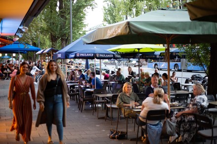 People Enjoy Summer Evening Bars Restaurants Editorial Stock Photo