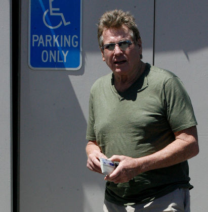 Ryan O'Neal out and about in Brentwood, Los Angeles, America - 27 May 2011