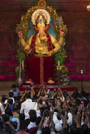 First Glimpse Lalbaug Cha Raja Ganpati Editorial Stock Photo - Stock ...