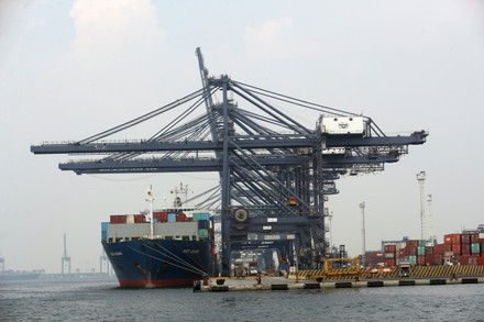 64 Jakarta international container terminal Stock Pictures, Editorial ...