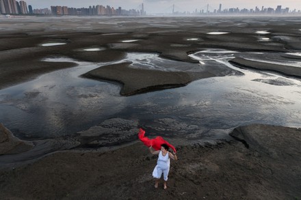 500 Drop in water levels Stock Pictures, Editorial Images and Stock