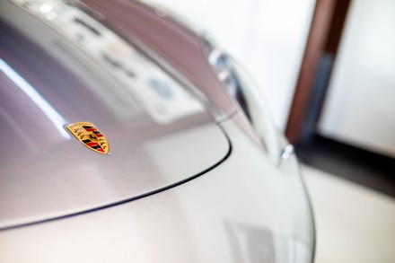 500 Porsche logo Stock Pictures, Editorial Images and Stock Photos ...