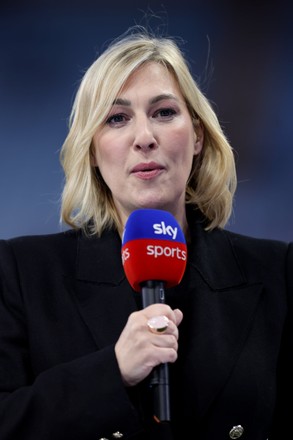 Sky Sports Tv Presenter Kelly Cates - Foto De Stock De Contenido ...