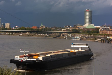 20,000 Cargo ship Stock Pictures, Editorial Images and Stock Photos ...