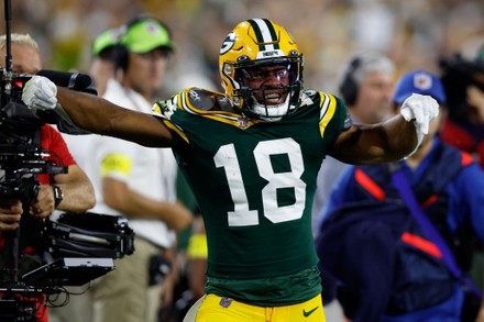 GREEN BAY, WI - SEPTEMBER 18: Chicago Bears linebacker Robert Quinn (94)  looks into the stands during a game between the Green Bay Packers and the Chicago  Bears on September 18, 2022