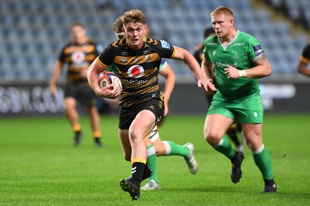 Wasps Back Row Fyn Brown 6 Editorial Stock Photo - Stock Image 