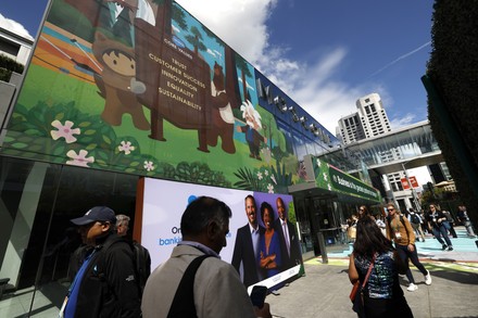 Dreamforce Attendees Gather Salesforces 20th Anniversary Editorial ...