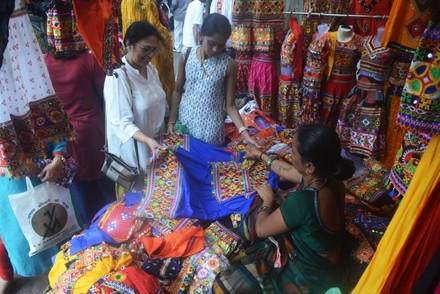 Women Buy Traditional Garba Dress Market Editorial Stock Photo - Stock  Image | Shutterstock