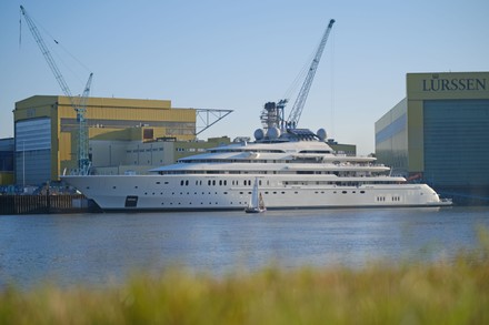 Russian Oligarch Yacht Seized, Bremen, Germany - 22 Sep 2022 Stock ...